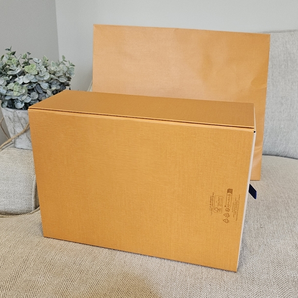 Brand new Louis Vuitton empty gift set - Picture 6 of 16